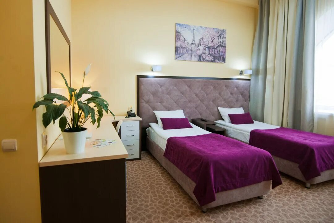 Life hotel отзывы. Отель лайф Пенза. Life ул. Кураева, 12, Пенза. Отель в Пензе Life 3. Гостиница Пенза в Пензе.