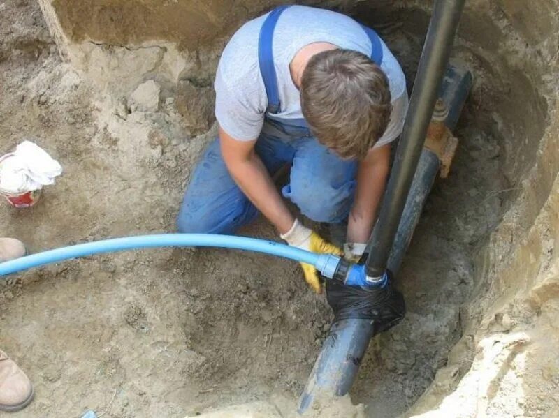 Водоснабжение и водоотведение. Наружные канализационные сети. Разводка водопровода в каркасном доме. Подключение к водоканалу частного. Врезка металл в водопровод 110.