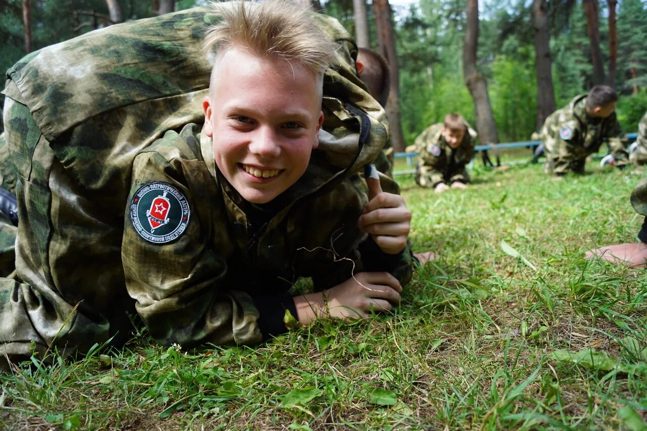 Военно спортивный лагерь. Военно-патриотический лагерь Русичи. Лагерь военно патриотический в Подмосковье. Лагерь Русичи Подмосковье. Военный лагерь Русичи.