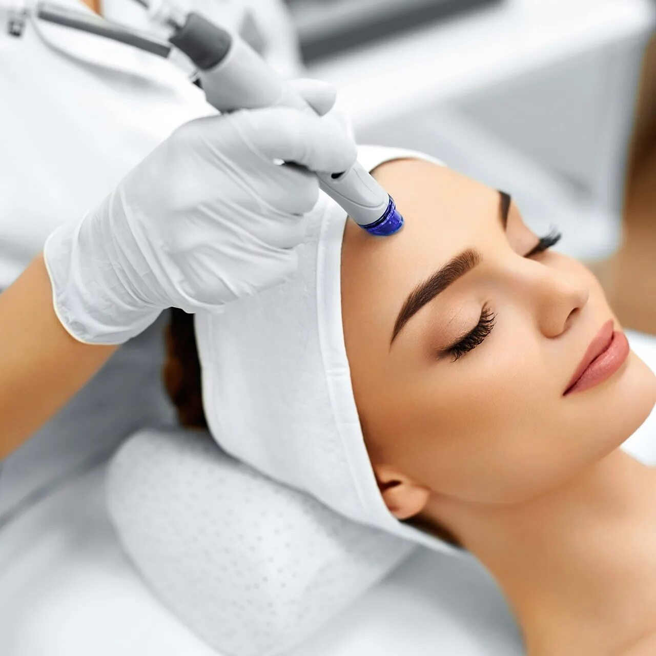 Хорошая аппаратная косметология. Алмазная микродермабразия HYDRAFACIAL. Фракционная мезотерапия у косметолога. Фракционная трансдермальная мезотерапия. Дермапен мезотерапия.