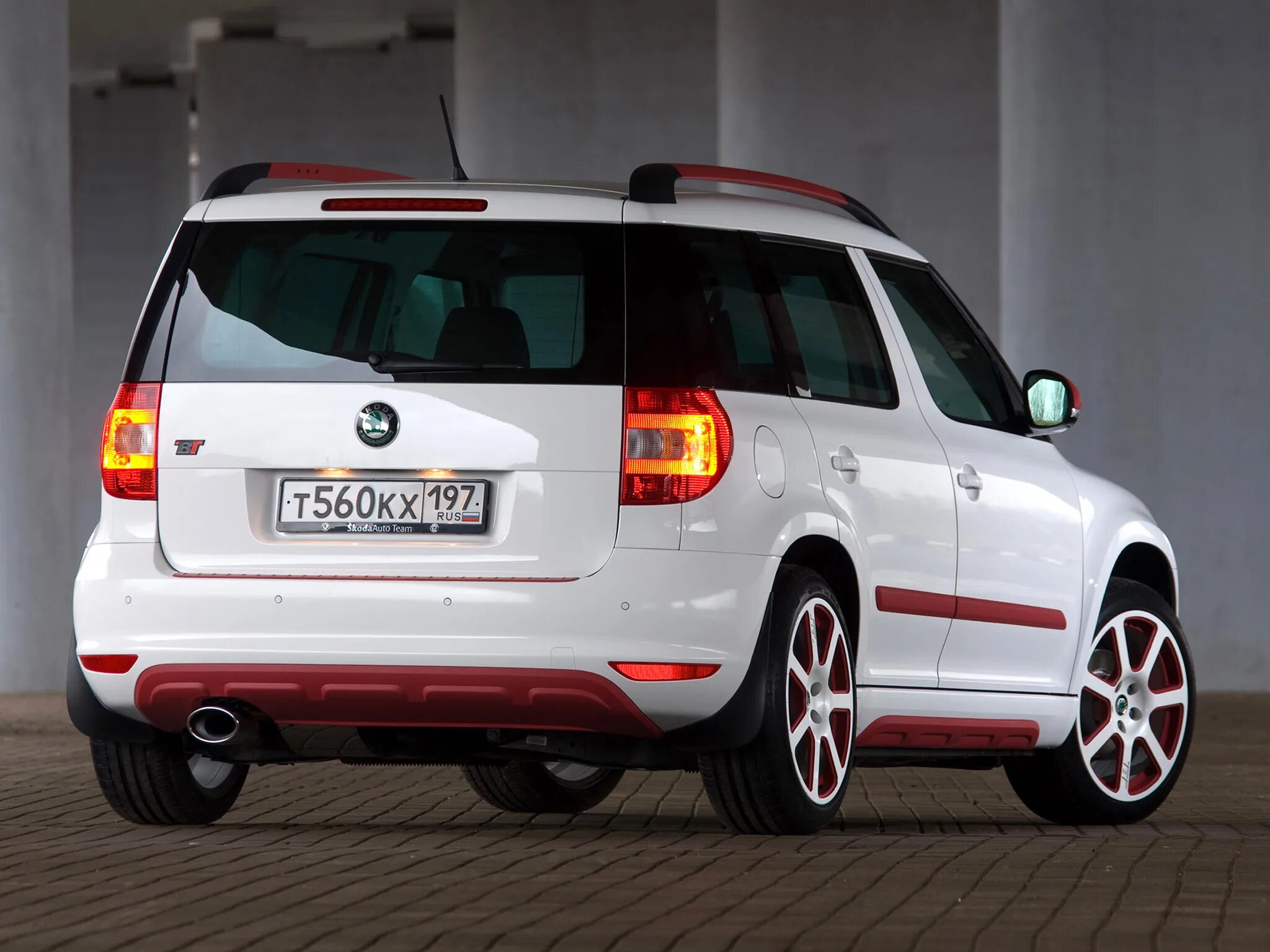 Тюнинг шкода йети. Шкода Йети. Skoda Yeti 2011 Tuning. Шкода Yeti 2011. Škoda Yeti Tuning.