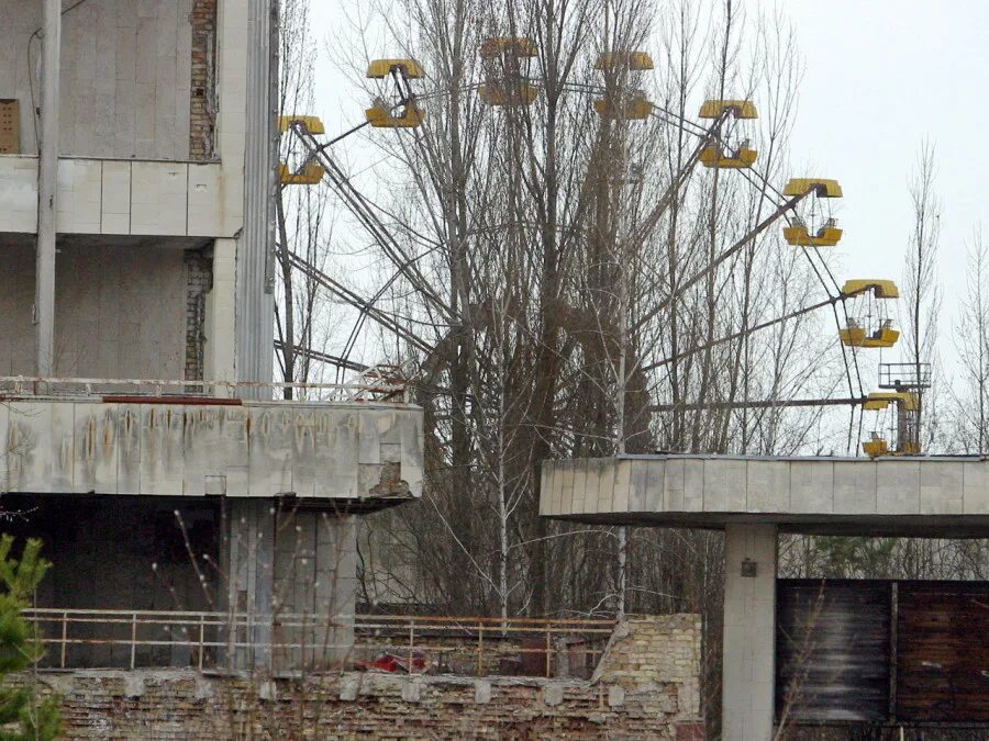 Почему чернобыль называют чернобылем. Город Припять 1986. АЭС Припять 1970. Припять город призрак. Город призрак Чернобыль Припять.