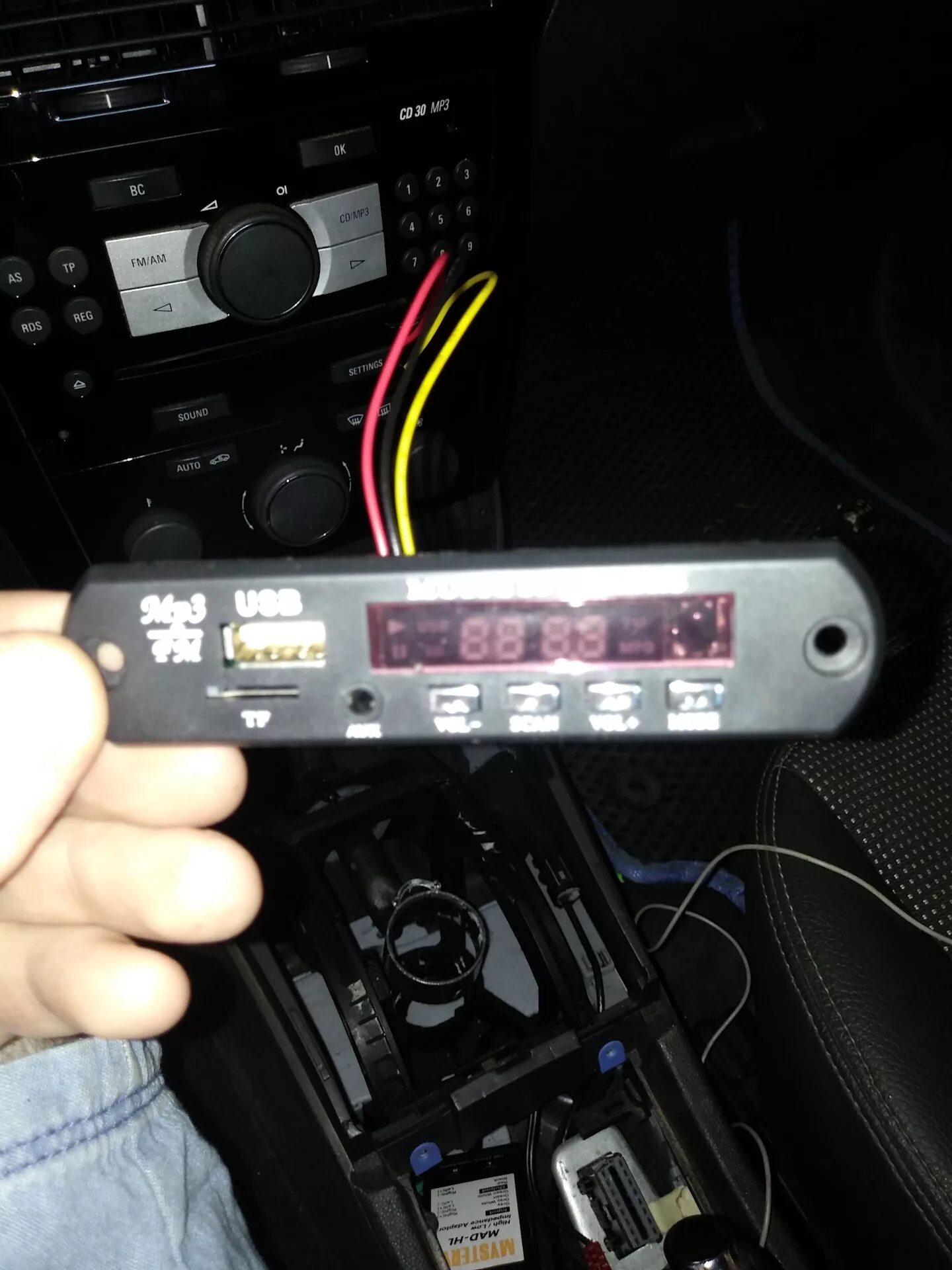 Как подключить декодер. Usb декодер opel astra h. usb для магнитолы cd30 opel. usb на штатную магнитолу opel vectra c 2007. модулятор opel astra h.
