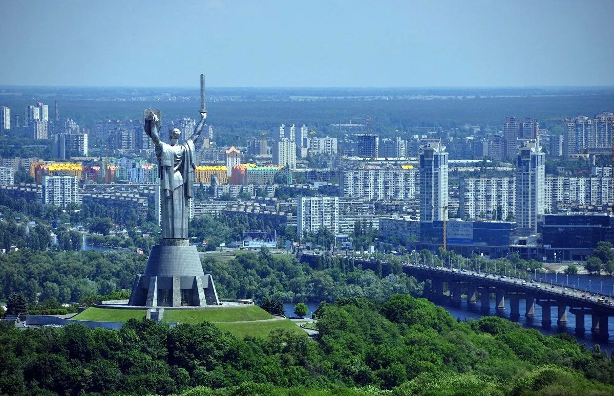 Какое население город киев. Киев столица Украины. Родина-мать. Г. Киев. Родина мать город Киев. Киев столица Украины Днепр.