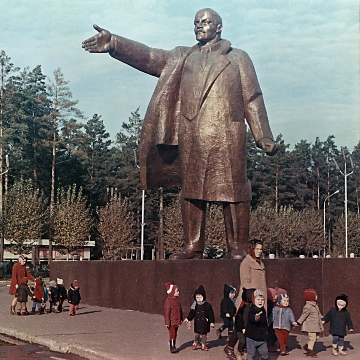File:Северск Ленин DSCN0211.jpg - Wikimedia Commons