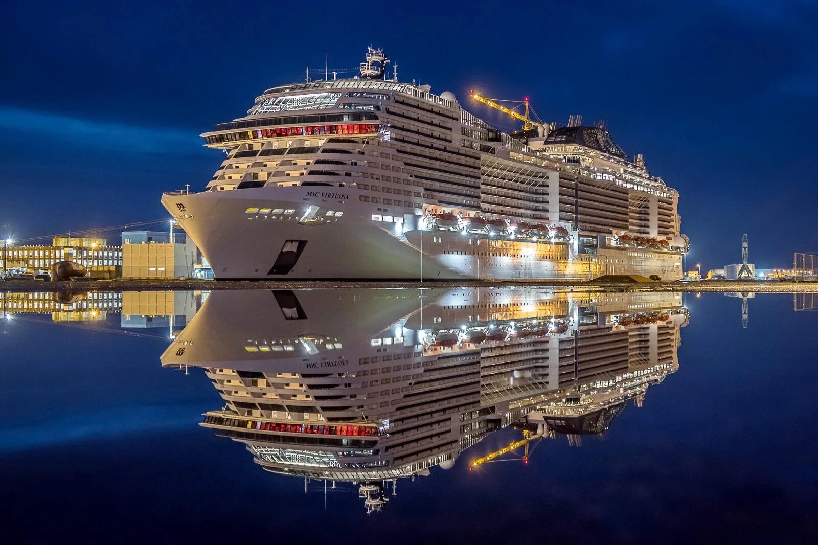 Круизы по черному морю 2024. Лайнер MSC Virtuosa. Лайнер MSC Virtuosa 2021. Круиз MSC Virtuosa. MSC Virtuosa Дубай.