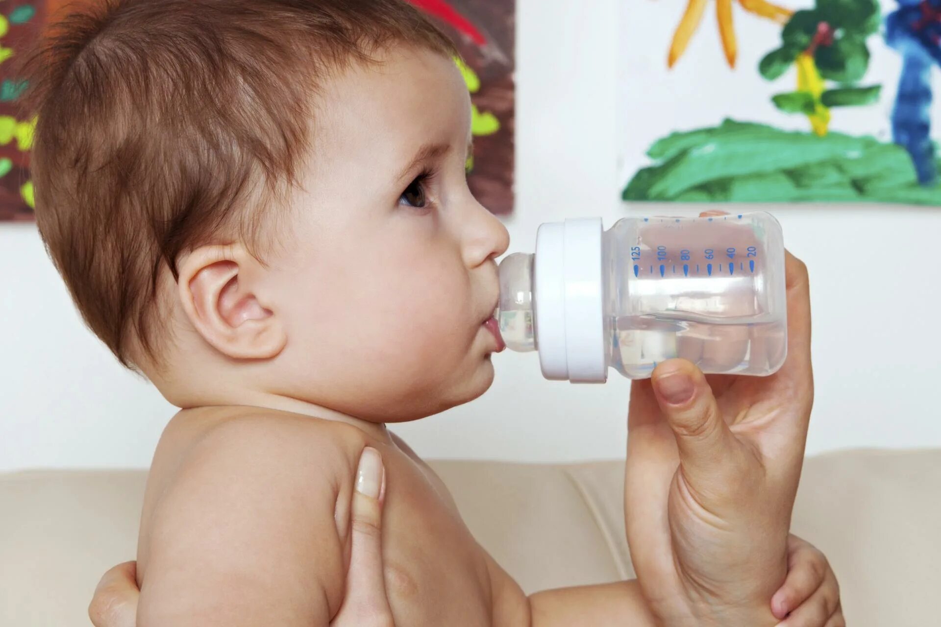 Давать пить воду новорожденному