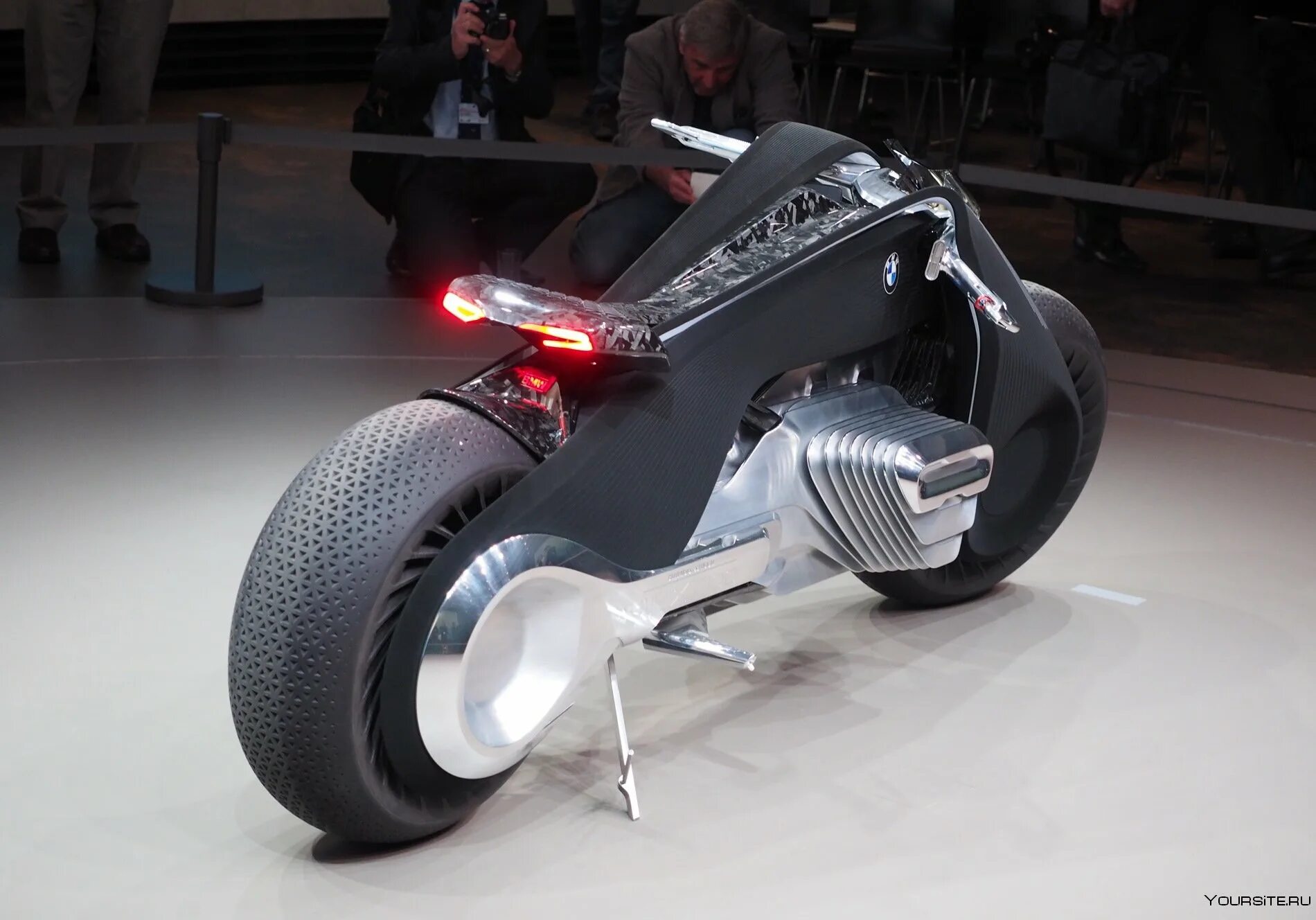 Новый автомобиль байк. BMW Motorrad Vision next 100. BMW Vision next 100 мотоцикл. Электромотоцикл БМВ Vision 100. Электромотоциклы 2022.