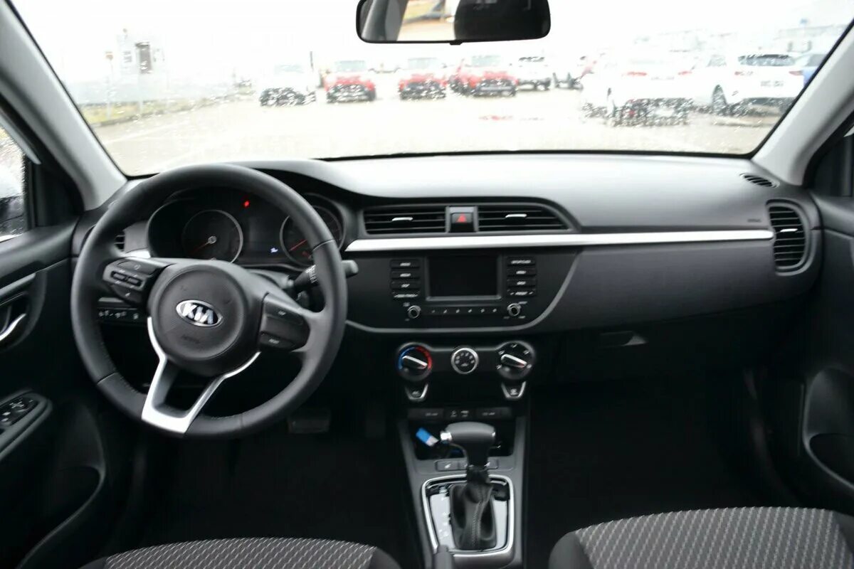 Kia rio x-line 2020. Kia rio x-line 2020. киа рио х-лайн 2022. Kia rio кроссовер. Kia rio x-line 2020 комплектации.