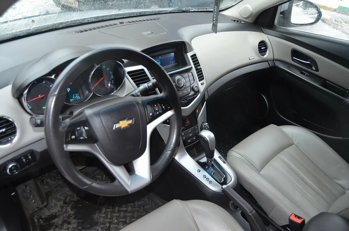 Купить шевроле круз на автомате. Chevrolet Cruze 2012. Chevrolet Cruze 1.8. Шевроле Круз 2012 1.8 автомат. Шевроле Круз 2012 автомат.