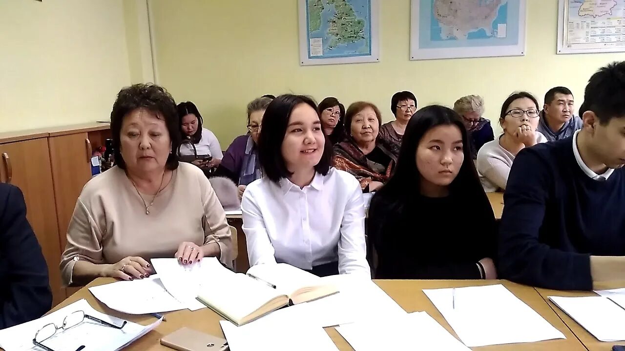 Гимназия элиста. Эмг элиста школа. Элистинская многопрофильная гимназия. 19 школа элиста. Элистинская многопрофильная гимназия.