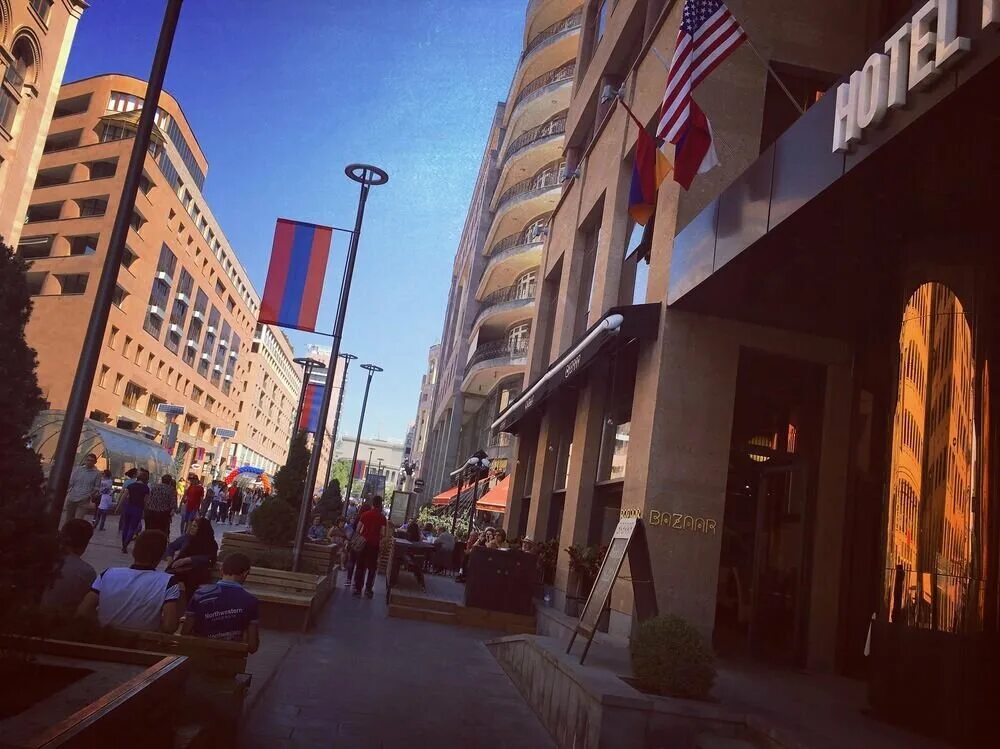 North avenue hotel. Норт авеню. Отель в ереване авеню. Северный проспект ереван. Норт авеню.