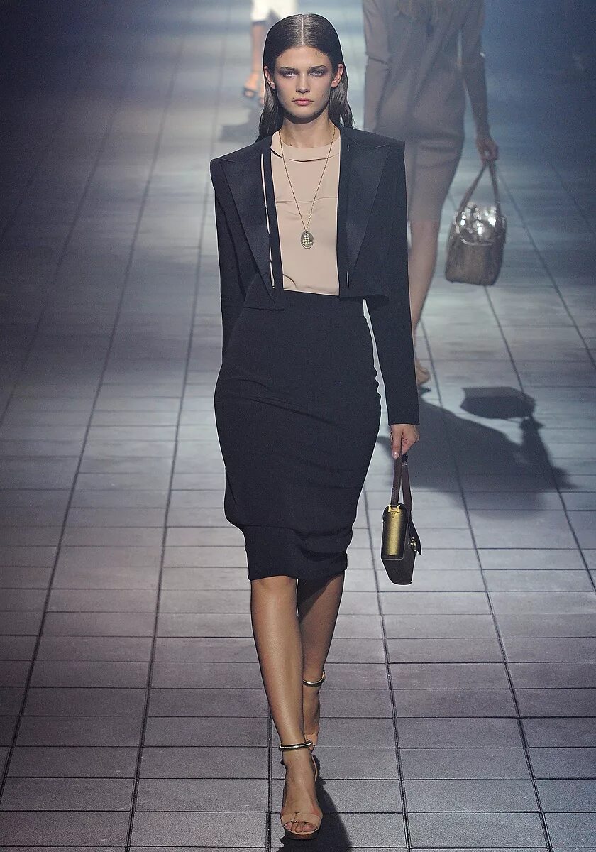 Lanvin 2012. Платья Ланвин 2023. Платья Ланвин 2023 года. Костюм с юбкой 2024