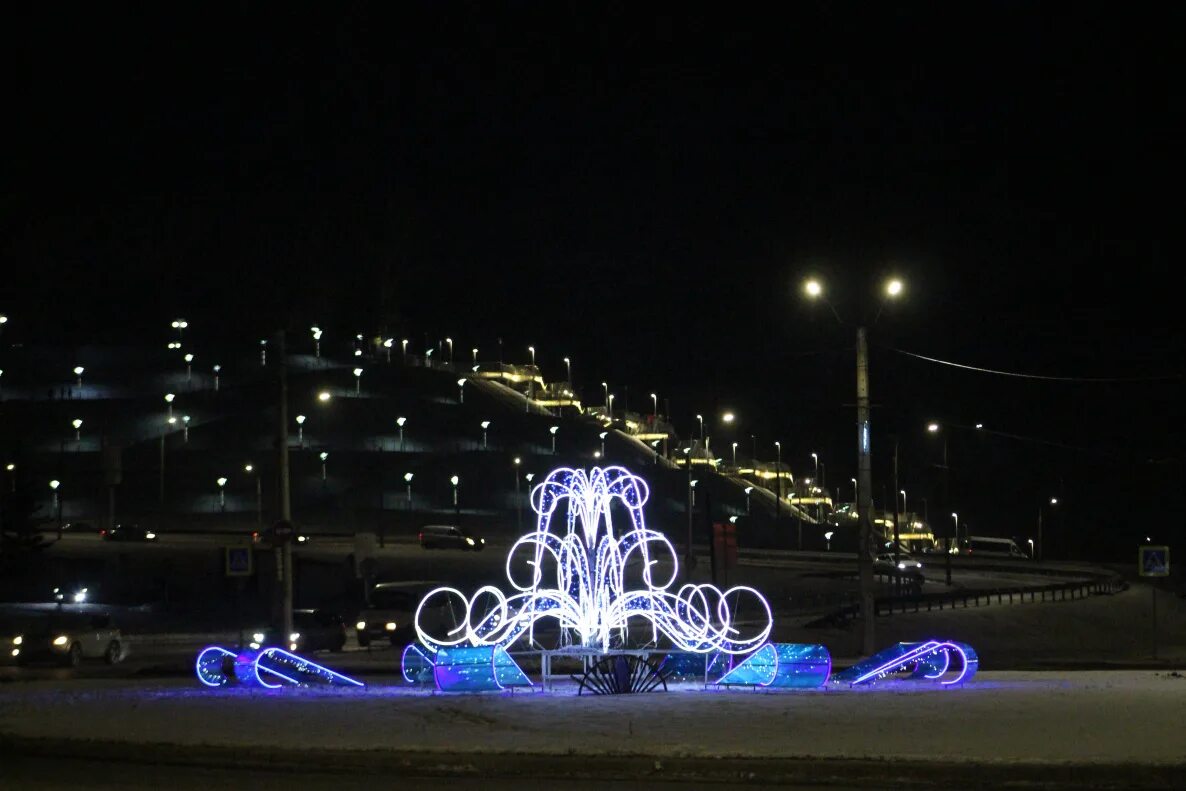 Места для встречи нового года в барнауле. Улица мало тобольская барнаул. Новогодняя елка на площади сахарова в барнауле 2022. Барнаул фото. С днем города барнаул открытки.