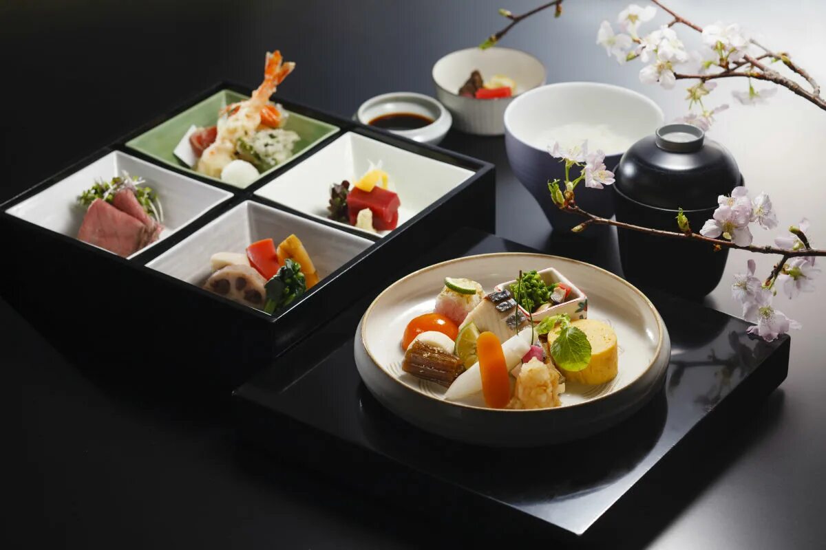 сёдзин рёри. японская кухня недорого. японская кухня недорого. японские блюда напитки. суши сашими и гунканы.