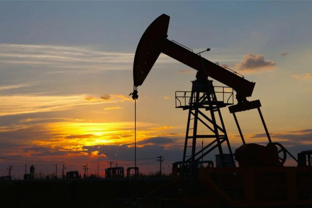 Добыча углеводородов. Добыча нефти. нефтедобывающая промышленность. нефть и газ.