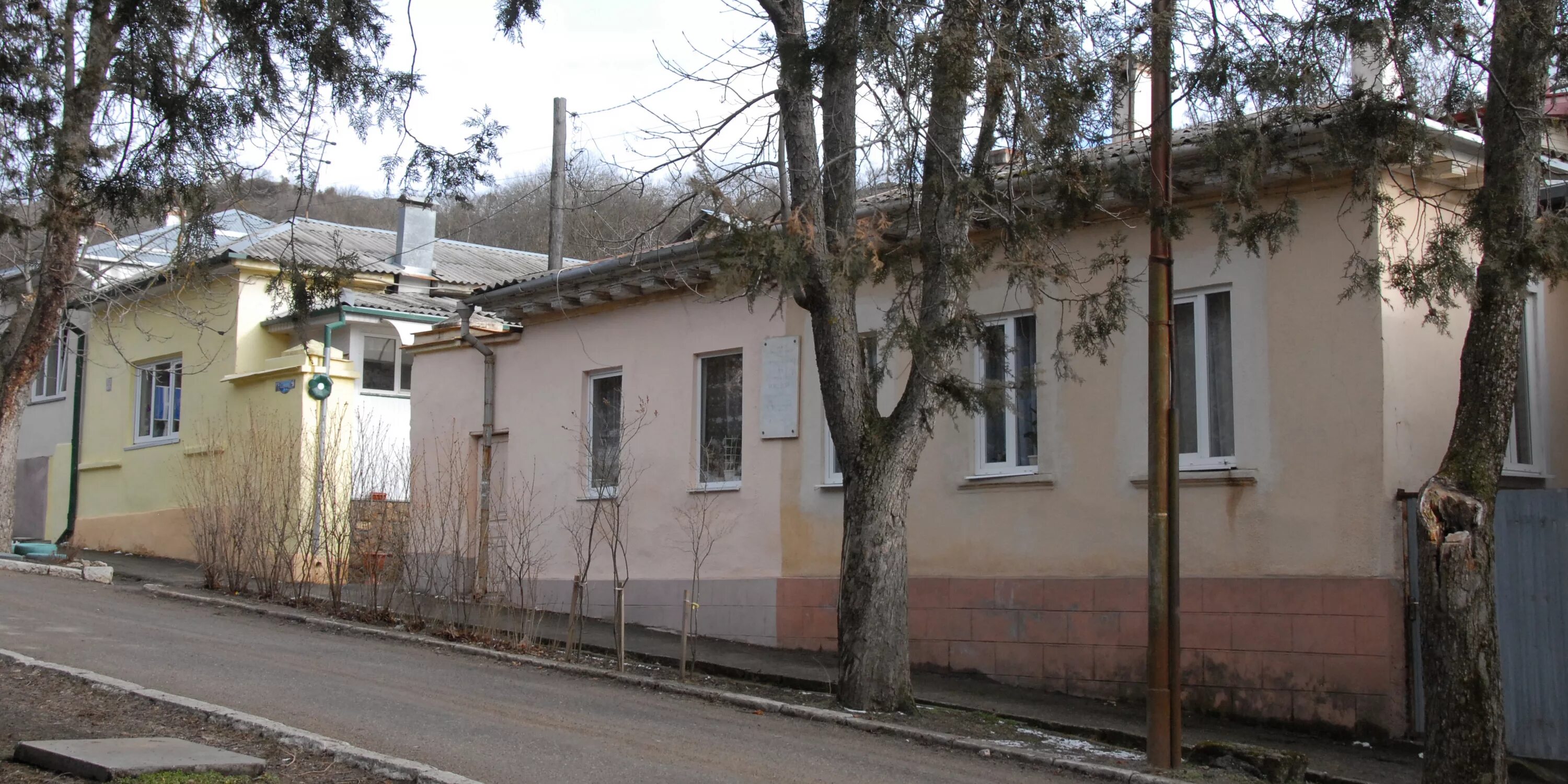 Пятигорская 143 ессентуки. Пятигорская новосибирск. Магазин пятигорские шубы в новосибирске челюскинцев 15. Пятигорск набережная. Здание института курортологии в пятигорске.