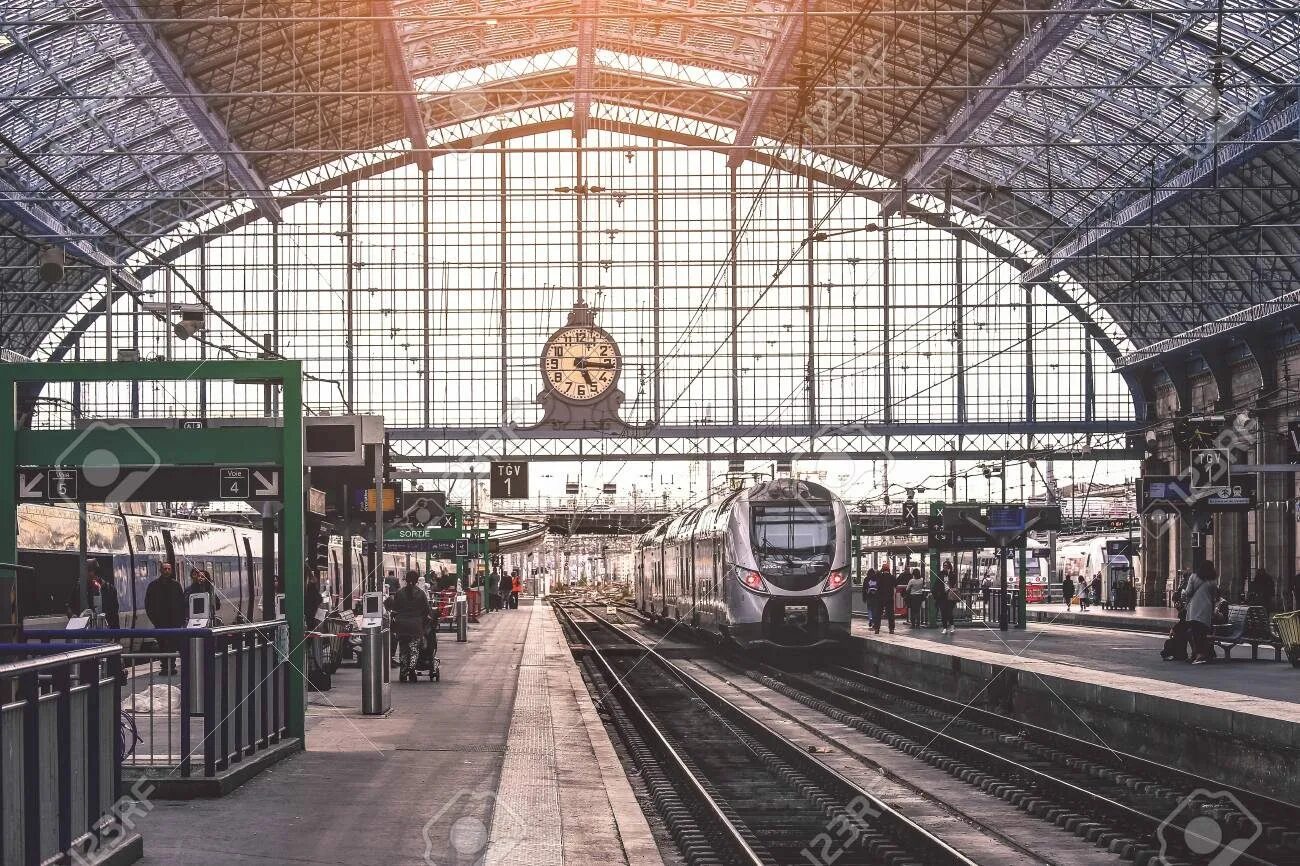 Железная дорога париж вена. Вокзал в бордо. Железнодорожный вокзал бордо. ЖД вокзал бордо.
