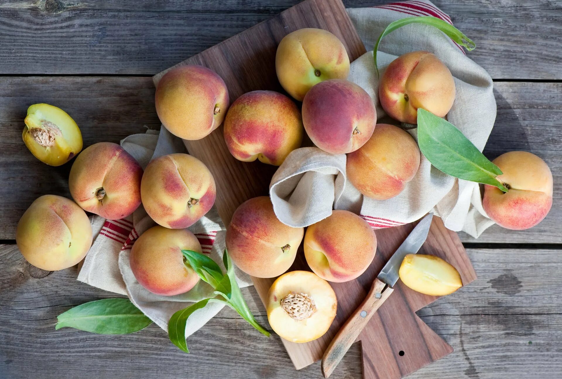 Peach apricot