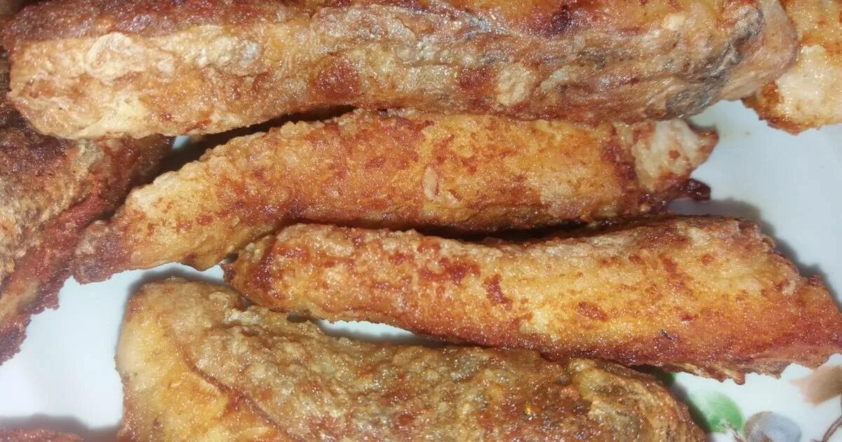 Жареная щука. Щука жареная в сковородке. Пожарить щуку на сковороде вкусно с корочкой. Зажаренная щука. Пожарить щуку рецепт