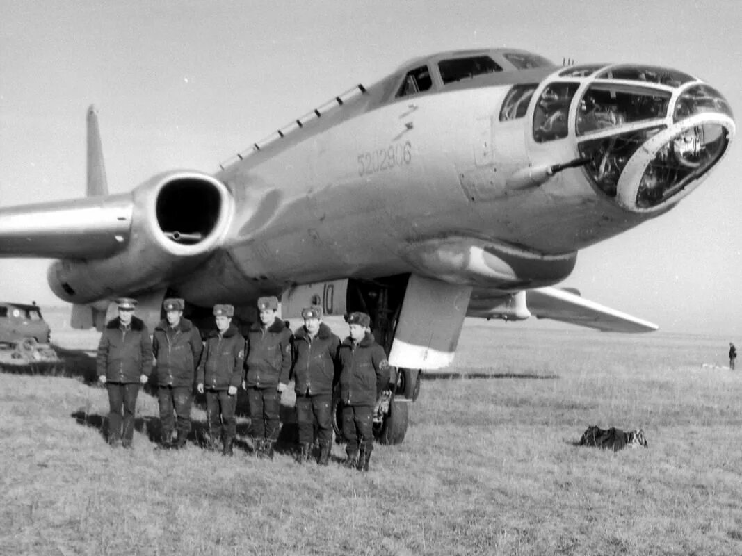 Ту 16 туполева. Постановщик помех ту-16. Самолет ту-16п. Ту-16 реактивный самолёт. Ту 16 п.