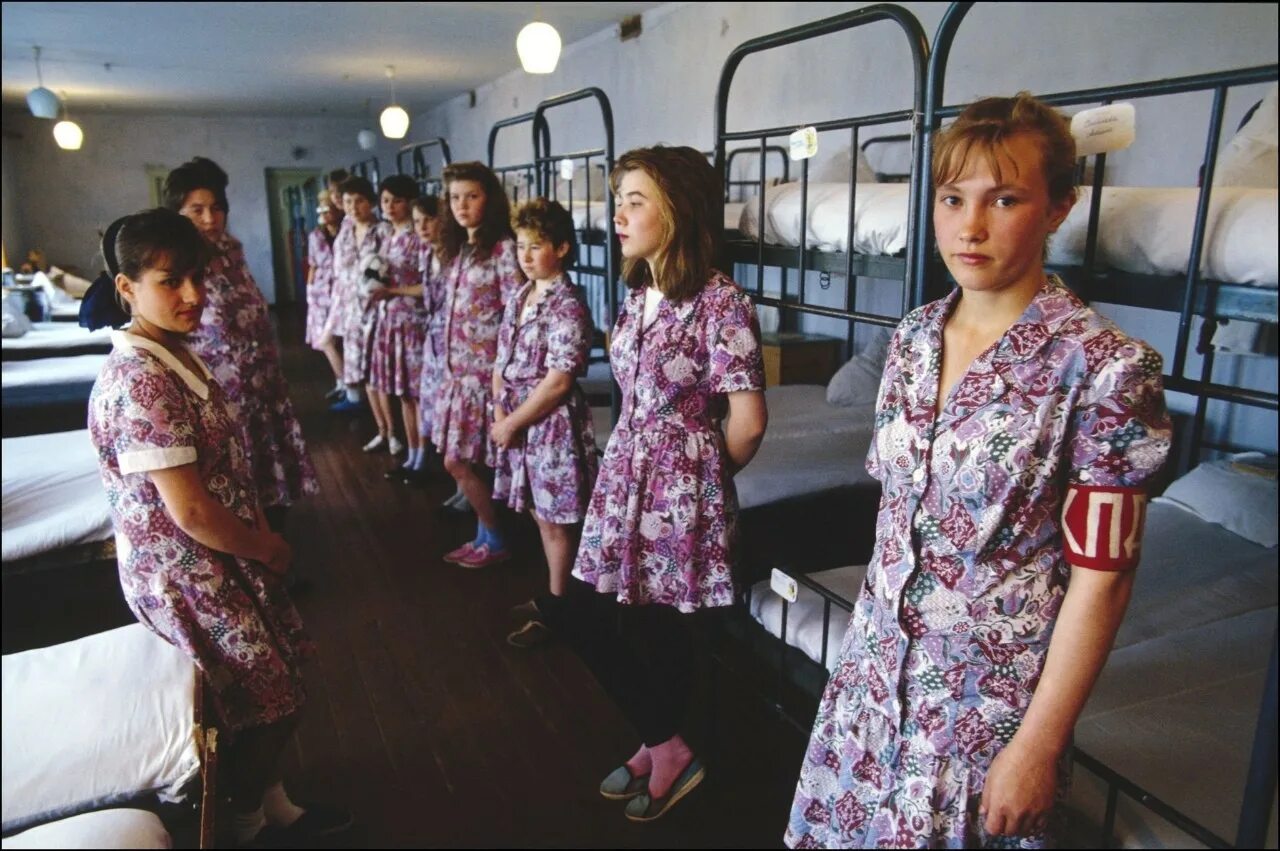 Сколько женщин сидят в тюрьмах. Рязанская воспитательная колония 1994. Рязанская женская колония. Колония для несовершеннолетних девочек в России. Рязанская женская колония для несовершеннолетних.