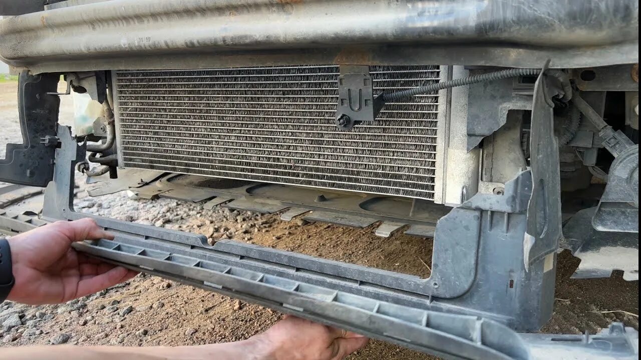 Volkswagen Polo radiator frame replacement