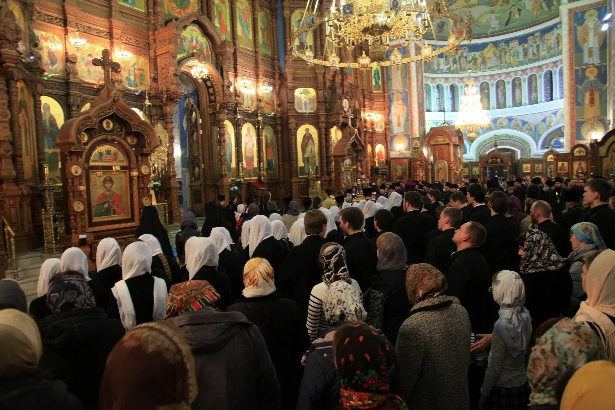 Среда вечерняя служба. Прощеное воскресенье чин прощения. Прощеное воскресенье служба в храме. Прощеное воскресенье вечерняя служба в храме. Чин прощения перед великим постом.