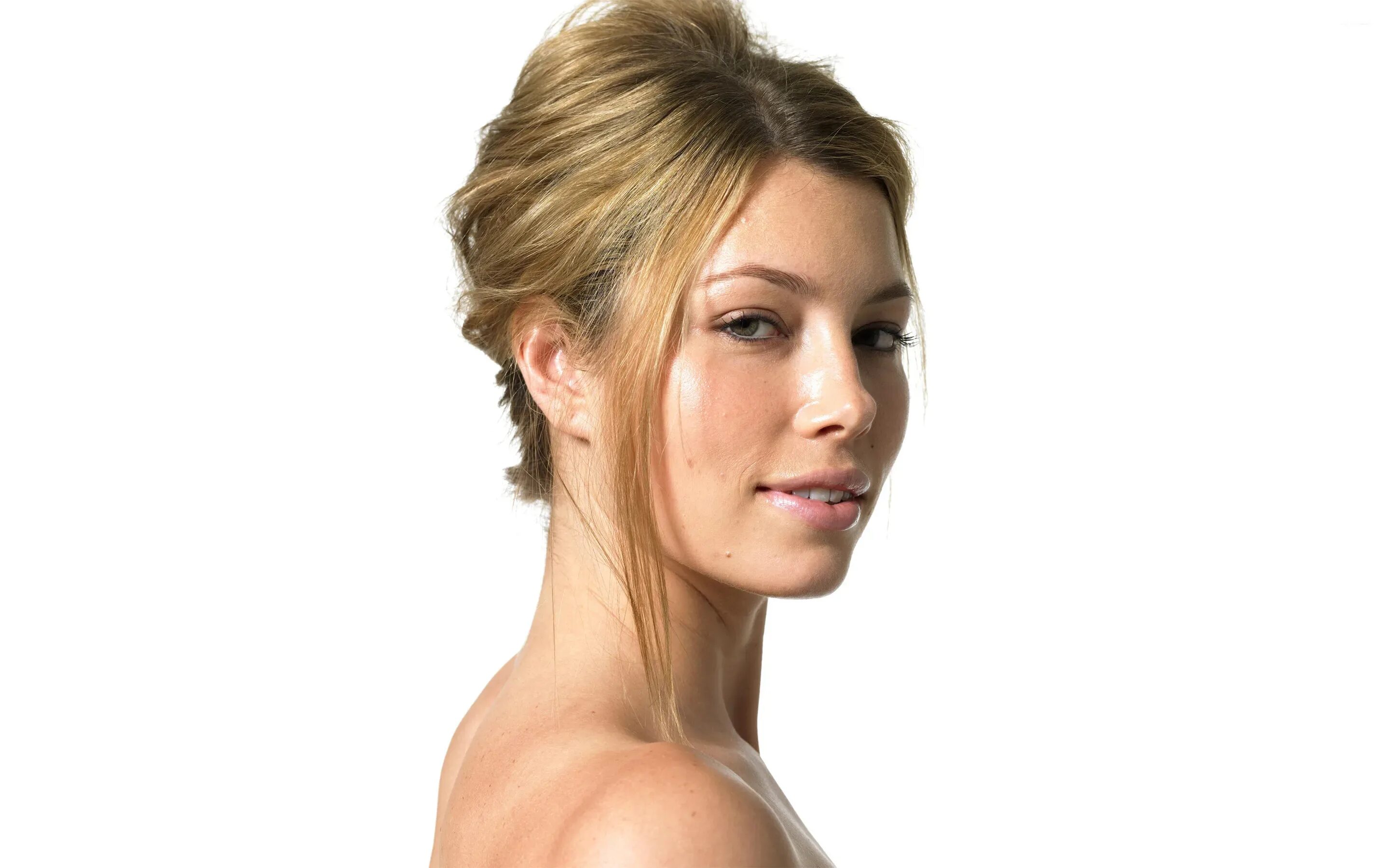 На пол оборота. На пол оборота. Красивая женщина. Natalie imbruglia 2022. На пол оборота.