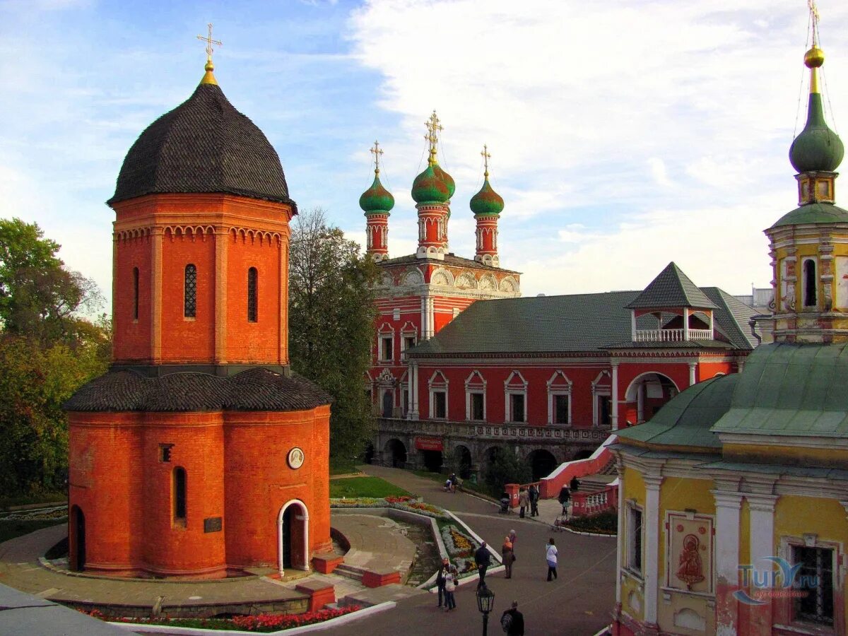 Петровский монастырь в москве. Высокопетровский монастырь петра митрополита. Высокопетровский мужской. Высокопетровский мужской. Высокопетровский монастырь монастырь.