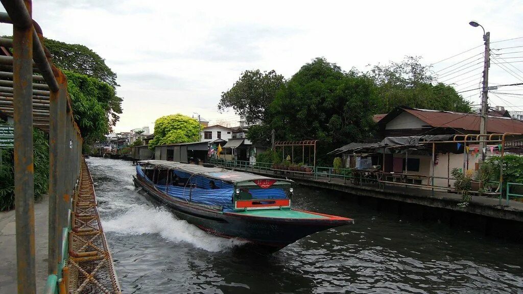 Каналы бангкока. Клонг канал. Экскурсия по каналам Бангкока. Транспорт в Бангкоке лодки.