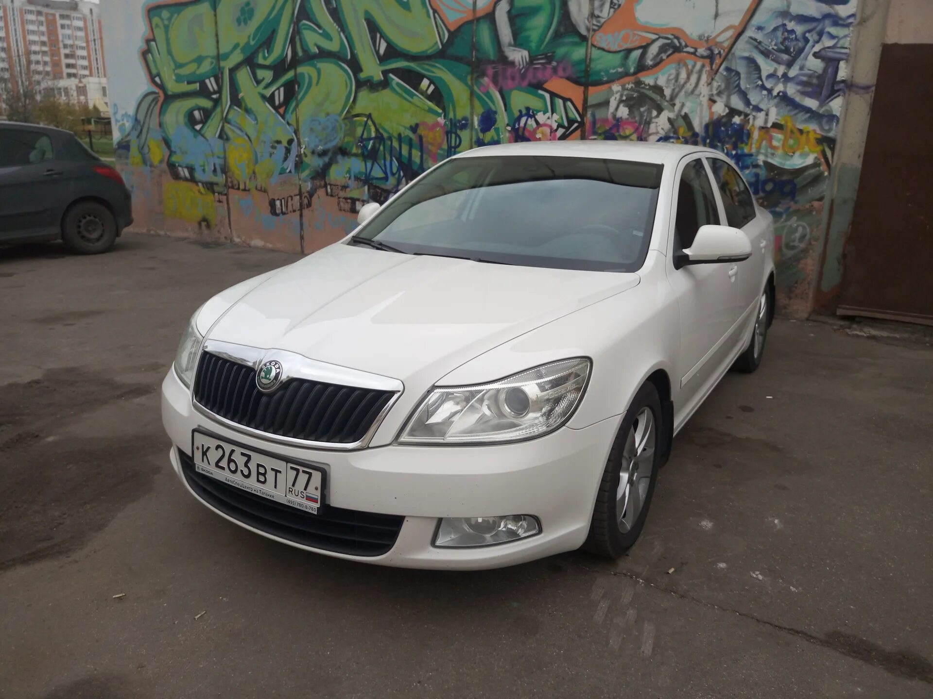 Авито машина шкода. Skoda Octavia 13 года.