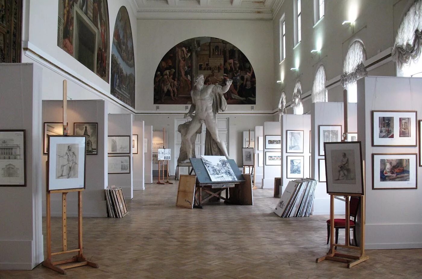 тициановский зал академии художеств спб. научно-исследовательский музей российской академии художеств. музей академии художеств спб. музей академии художеств репина. академия художеств в санкт петербурге часы работы.