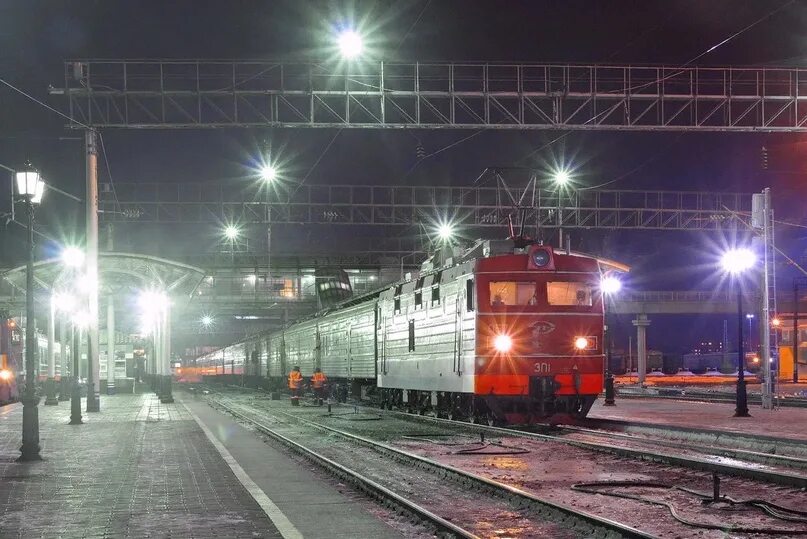 Поезда лиски новосибирск. Поезда лиски новосибирск. Поезда лиски новосибирск. Ржд ночью. Савпэ информатор.