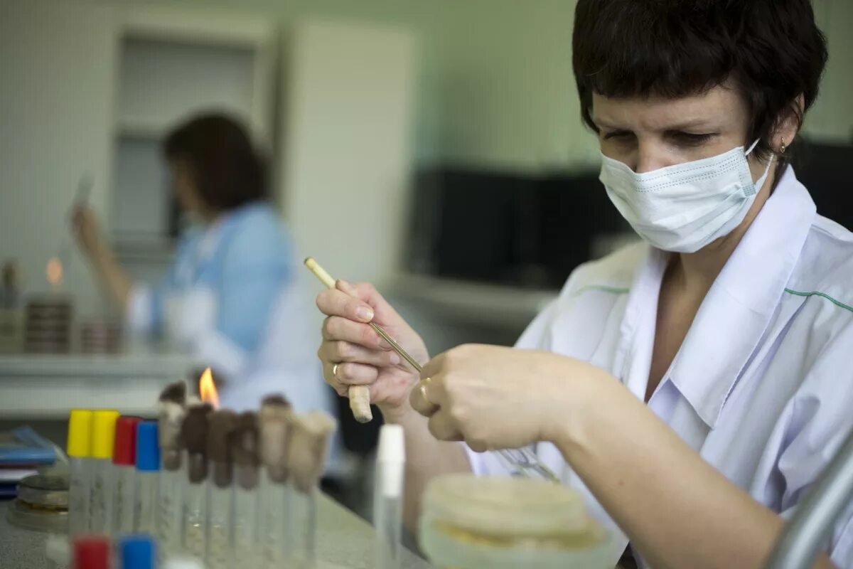 Магдалина покровская бактериолог. Георгий лопатин врач бактериолог. Восток пост миасс. Докшицкая црб. Профессия врач бактериолог.