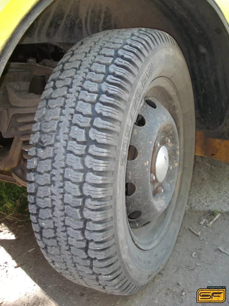 Кама флейм ат. Кама Флейм 215/65 r16. Кама Флейм 205/70/16 на ниву Шевроле. Резина 205/70 r16 на ниву. МТ резина 215 65 r16 на ниву Шевроле.