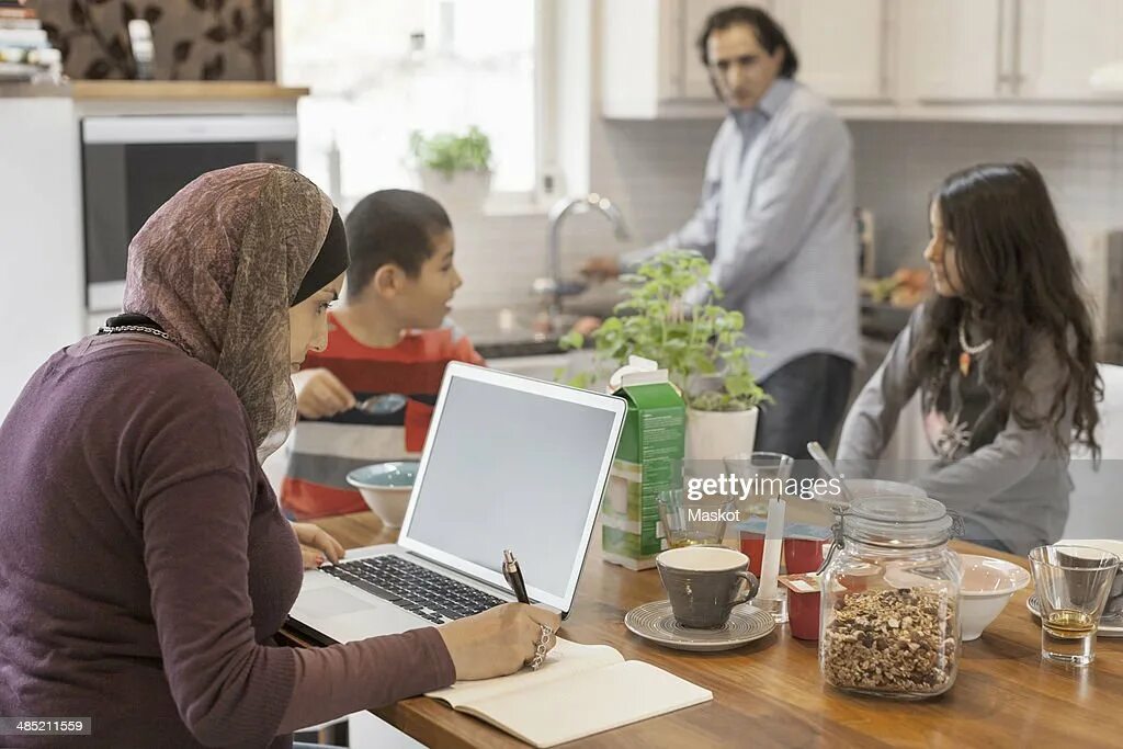 Working family. Work family записи. working in the kitchen muslim. enterprising family muslim in the kitchen. muslim mom hands in kitchen.