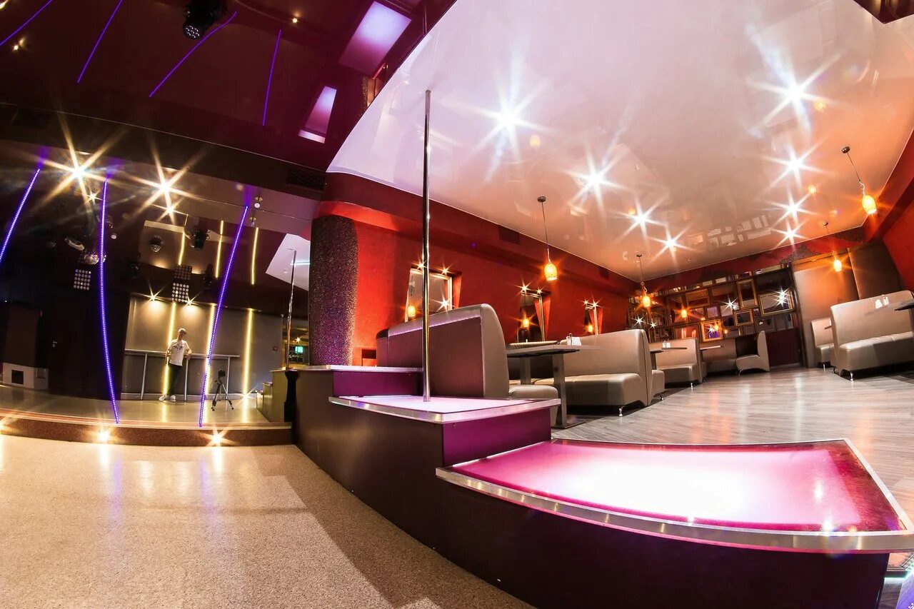 Mods бар красноярск. ресторан караоке. ресторан кристалл красноярск на качинской. барса адмиралтейская бар. ресторан с танцполом красноярск.