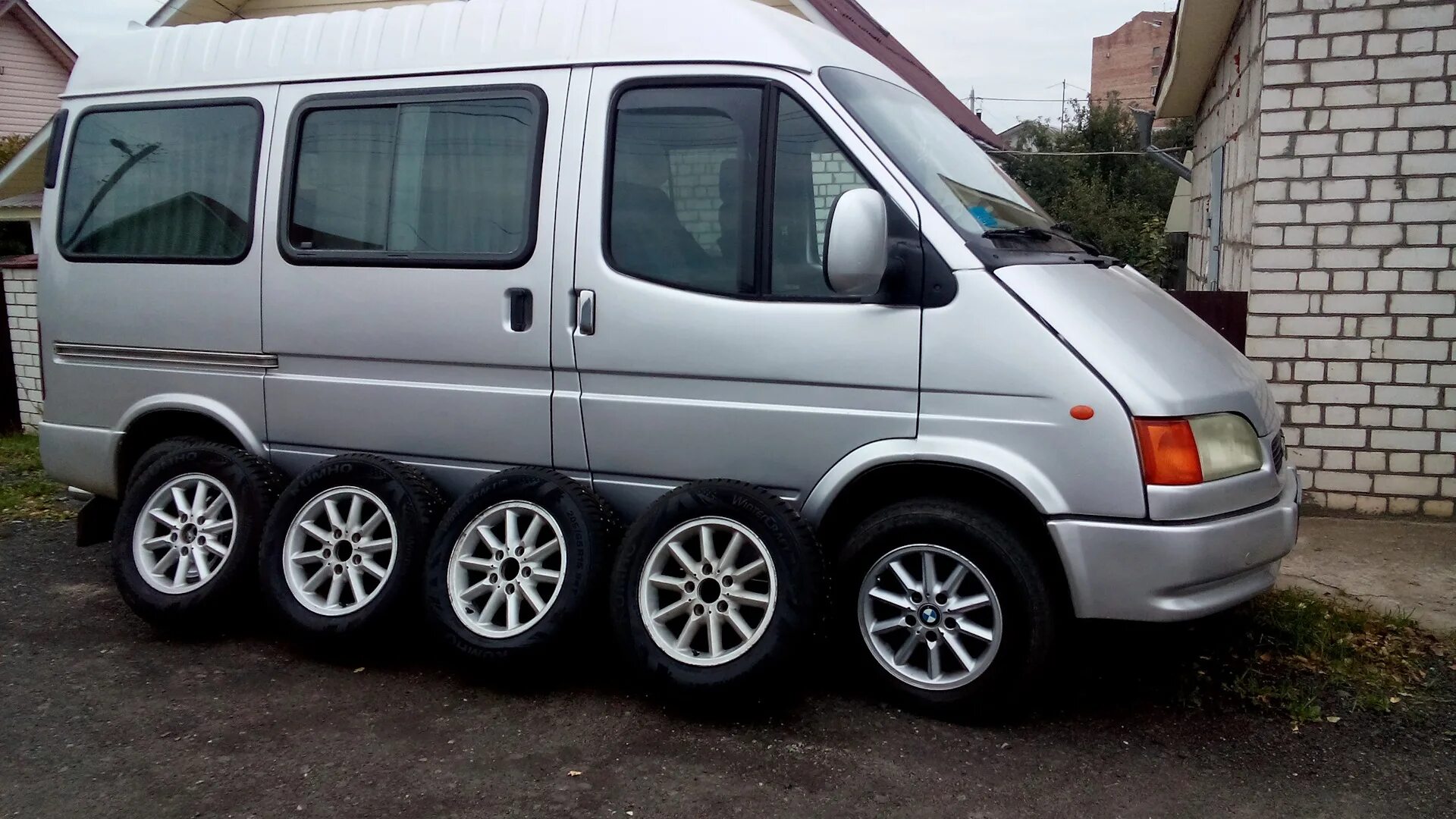 Диски Ford Transit 5g. Ford Transit 1994 Tuning. Диски Ford Transit r16. Форд Транзит на колесах r17.