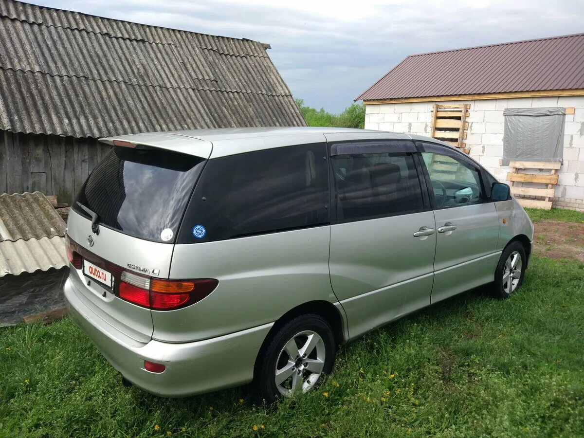 Минивэны 2000 годов. Тойота Эстима 2000. Тойота Эстима 2000 года. Toyota минивэн 2000. Toyota Estima красный 2000.