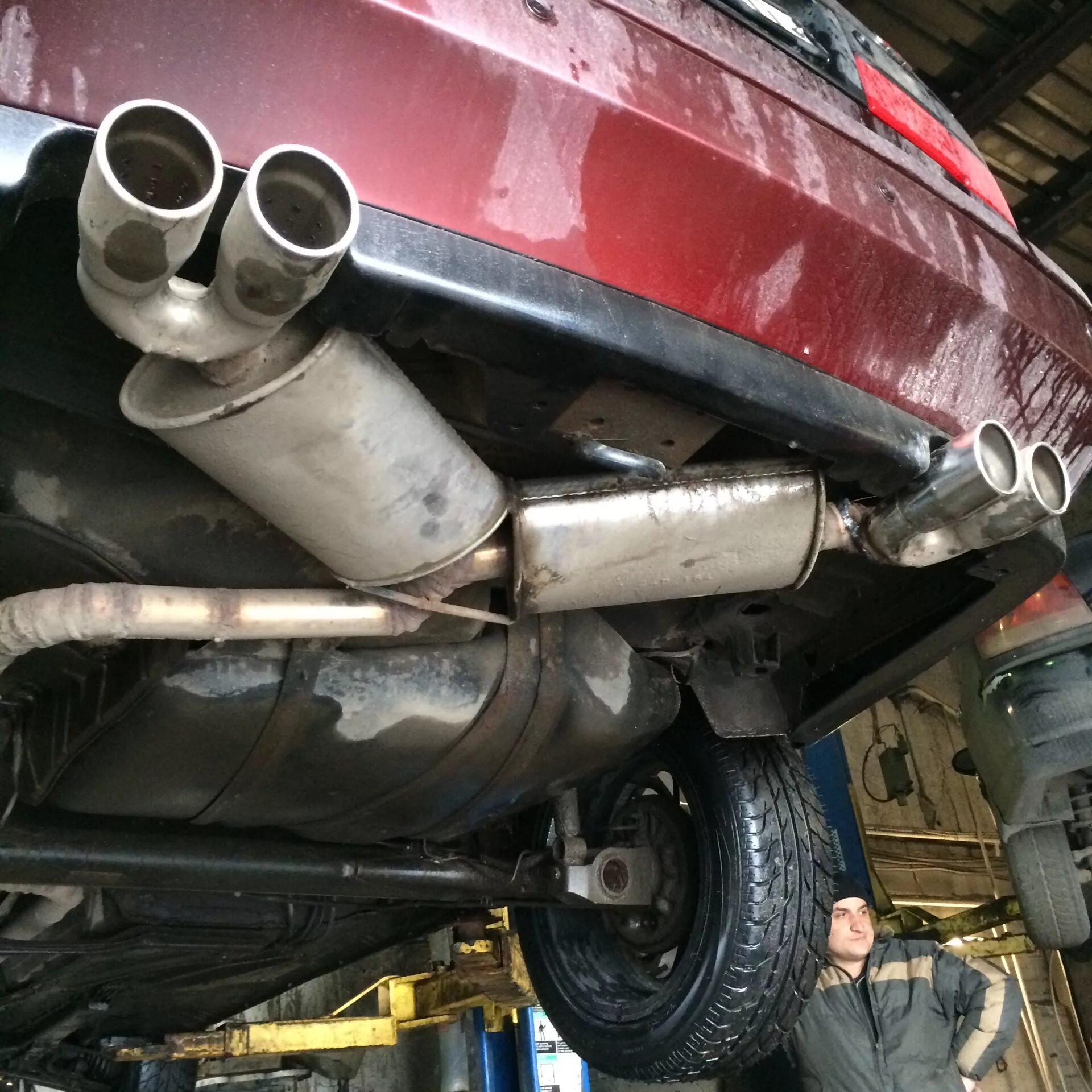 5. Машину 2 трубы. Двойная выхлопная труба. Камри 70 выхлоп снизу. Раздвоенный выхлоп стингер на приору.