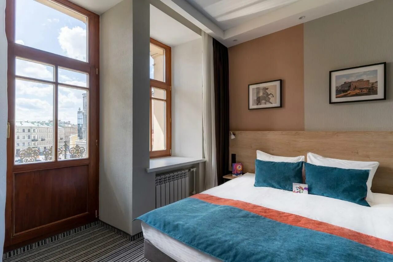 Отель станция v18 санкт петербург. Премьер v18 санкт петербург отель. Отель станция премьер v18 санкт-петербург. Станция premier v18. Отель станция v18 санкт петербург.