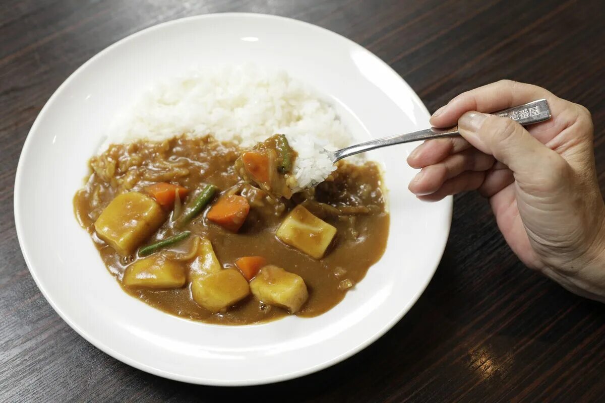 Японское карри с курицей. Грин карри суп. Соус карри японский. Японское карри с рисом.