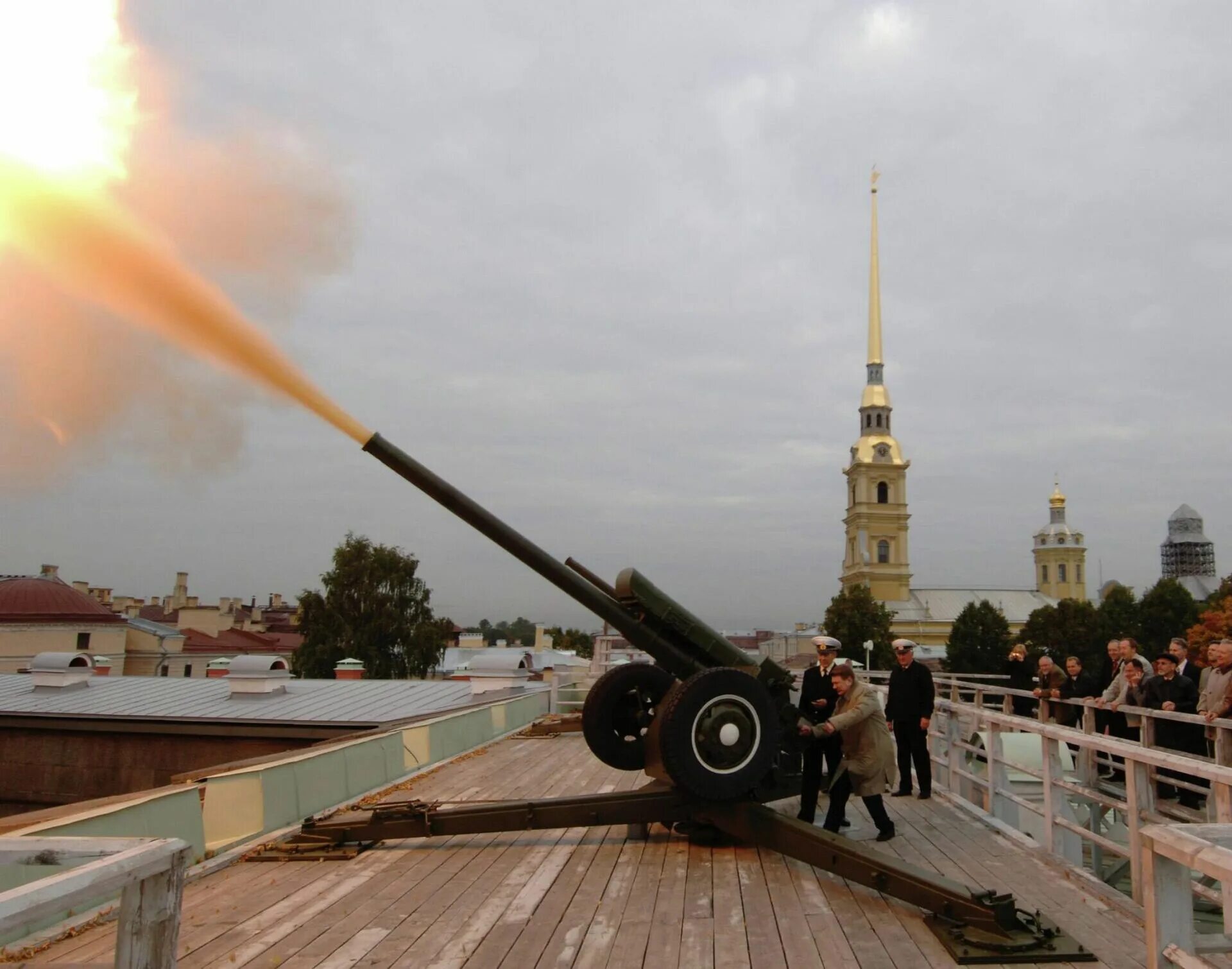 Бастиона 9. Пушка Петропавловской крепости. Бастионы Петропавловской крепости. Петропавловская крепость 22 февраля 2023. Нарышкин Бастион Петропавловской крепости концерты.