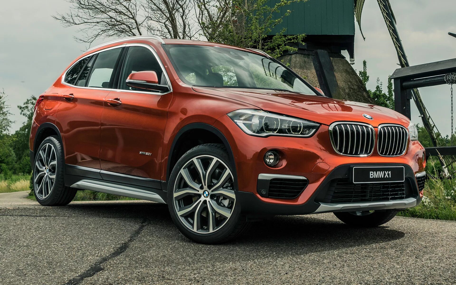 Купить bmw x. BMW x1 Orange. БМВ x1 2021. BMW x1 xdrive30i. БМВ x1 2017.