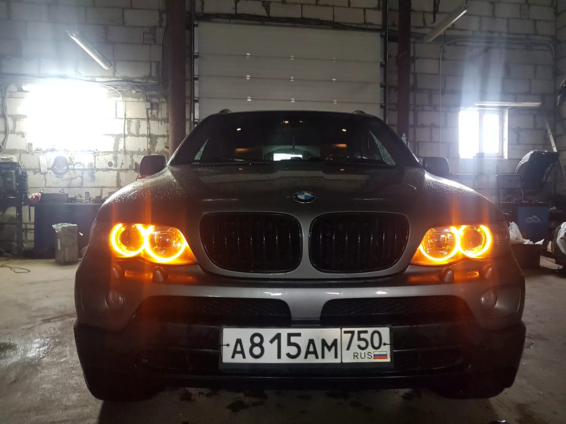 Глазки е53. BMW e53 глазки. BMW e53 ангельские глазки. BMW x5 e53 ангельские глазки. Ангельские глазки БМВ е53.