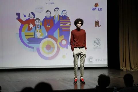 В финале конкурса чтецов выступают пять человек