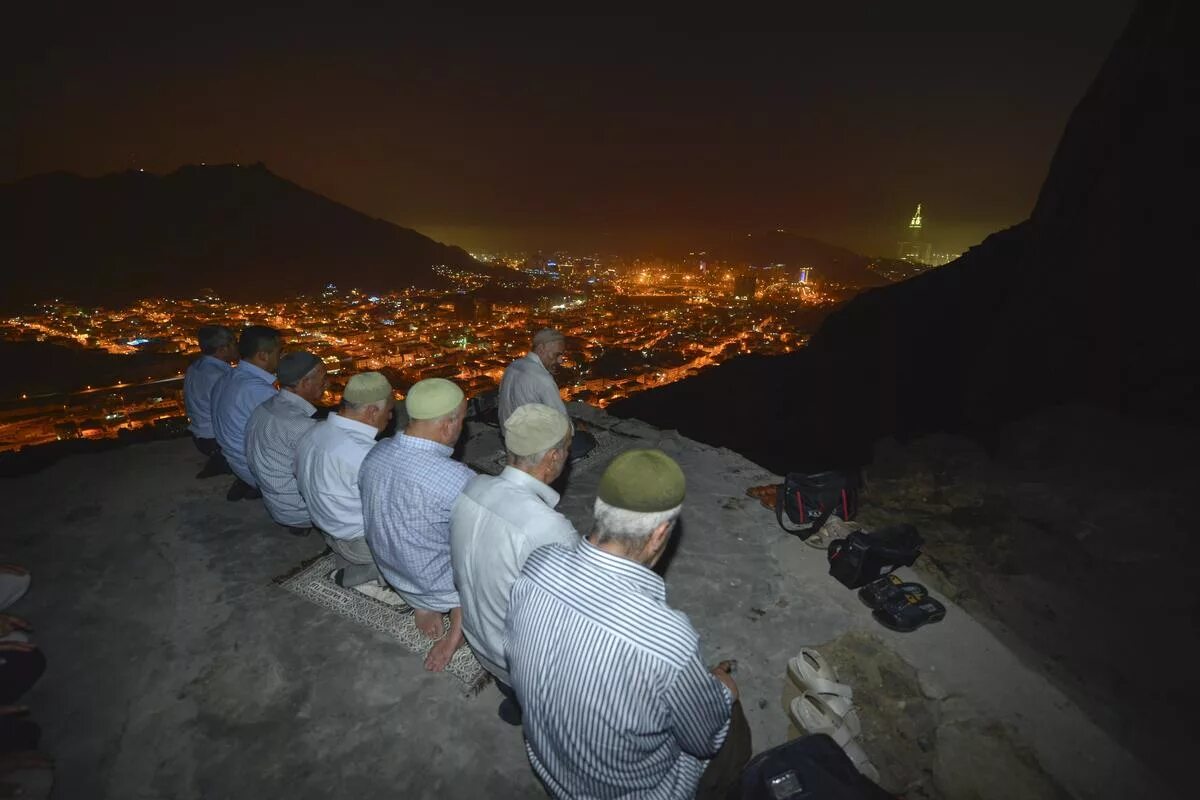 Гора в мекке. Джабаль Нур. Гора Хира в Мекке. Jabal al-Nour Мекка. Гора Джабал Аль-Нур, Мекка.