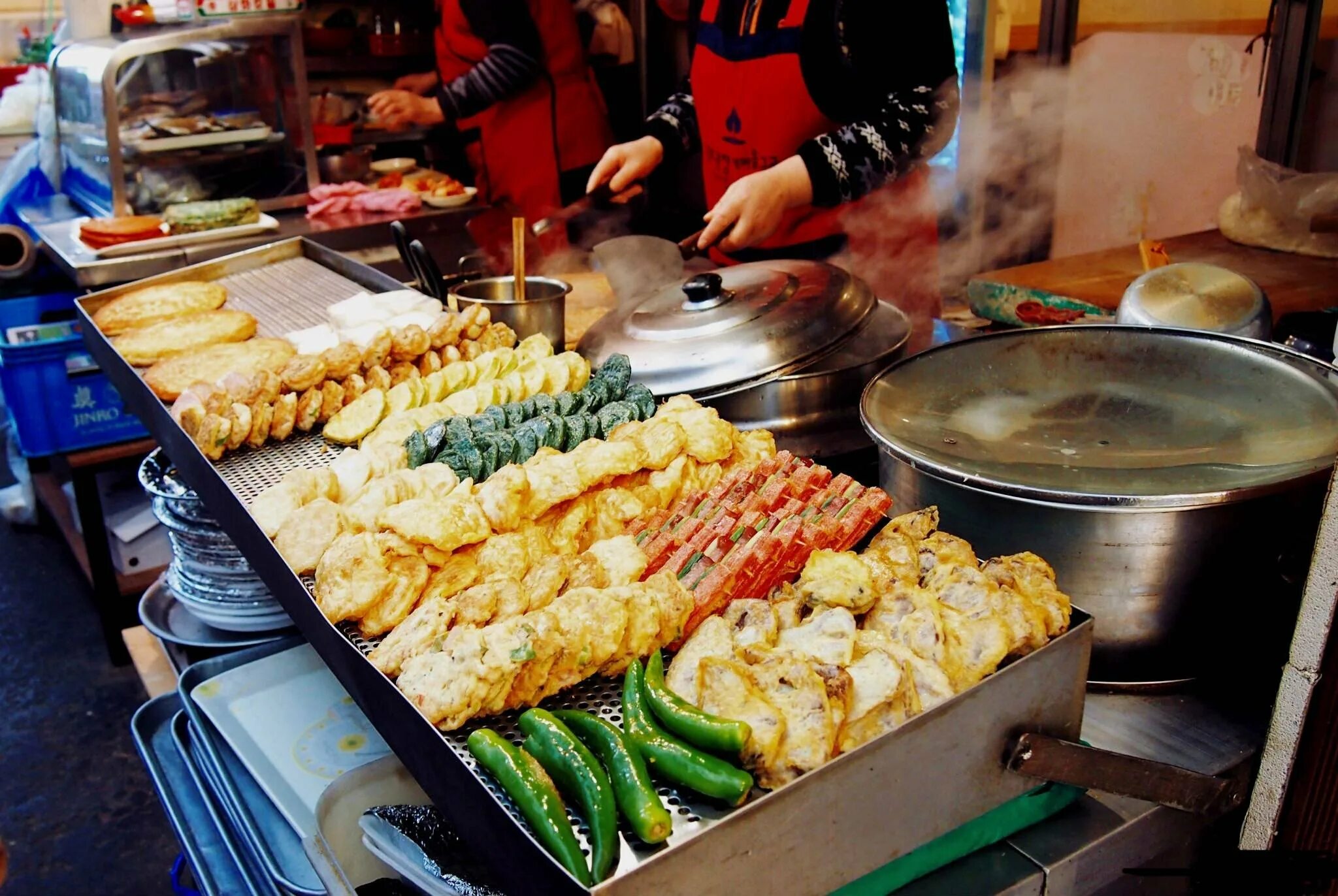 Стрит фуд рестораны. Южная корея стрит фуд. gwangjang market сеул. сеул стрит фуд. корейский стрит фуд в сеуле.