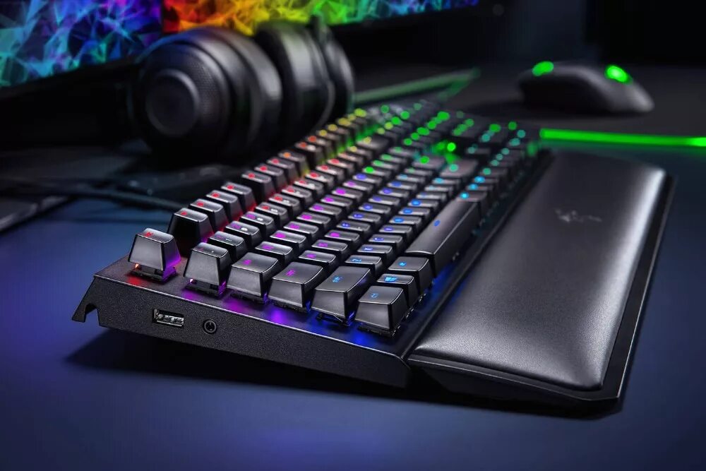 Топовая механическая клава за 3к. Razer blackwidow chroma. Полноразмерная механическая клавиатура. Сега клавиатура. В чем разница между механической и мембранной клавиатурой.